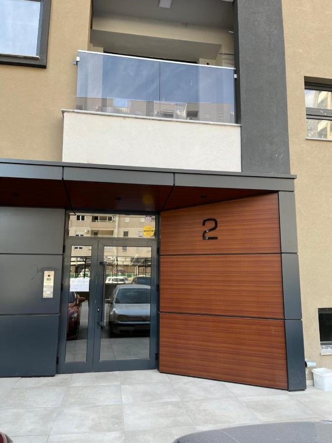 Porta Leks Apartment, Self Check-In, Own Parking Скопье Экстерьер фото
